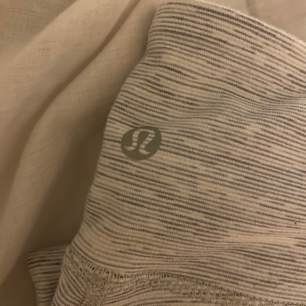 Lululemon leggings 28”